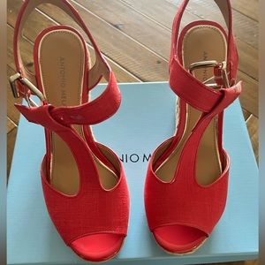 Antonio Melani Yardley - wedge sandal size 9.5
